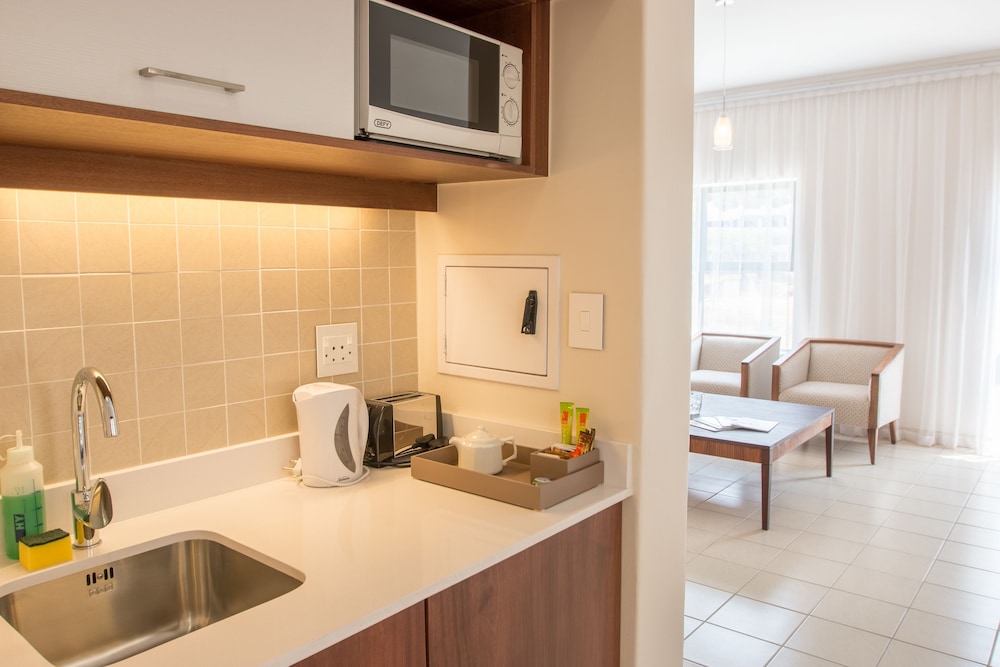 City Lodge Hotel Eastgate 24/37