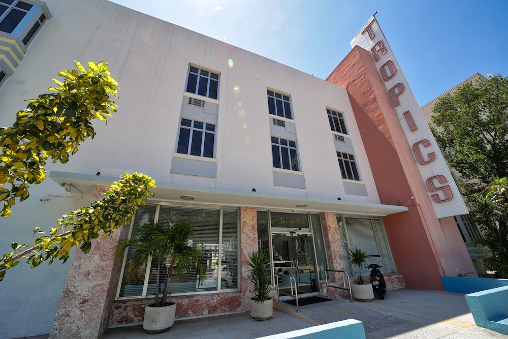 トロピック ホテル(Tropics Hotel And Hostels) 写真1