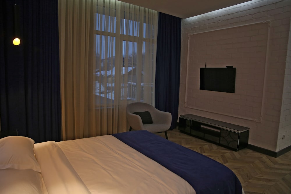 Bugu Hotel 43/46