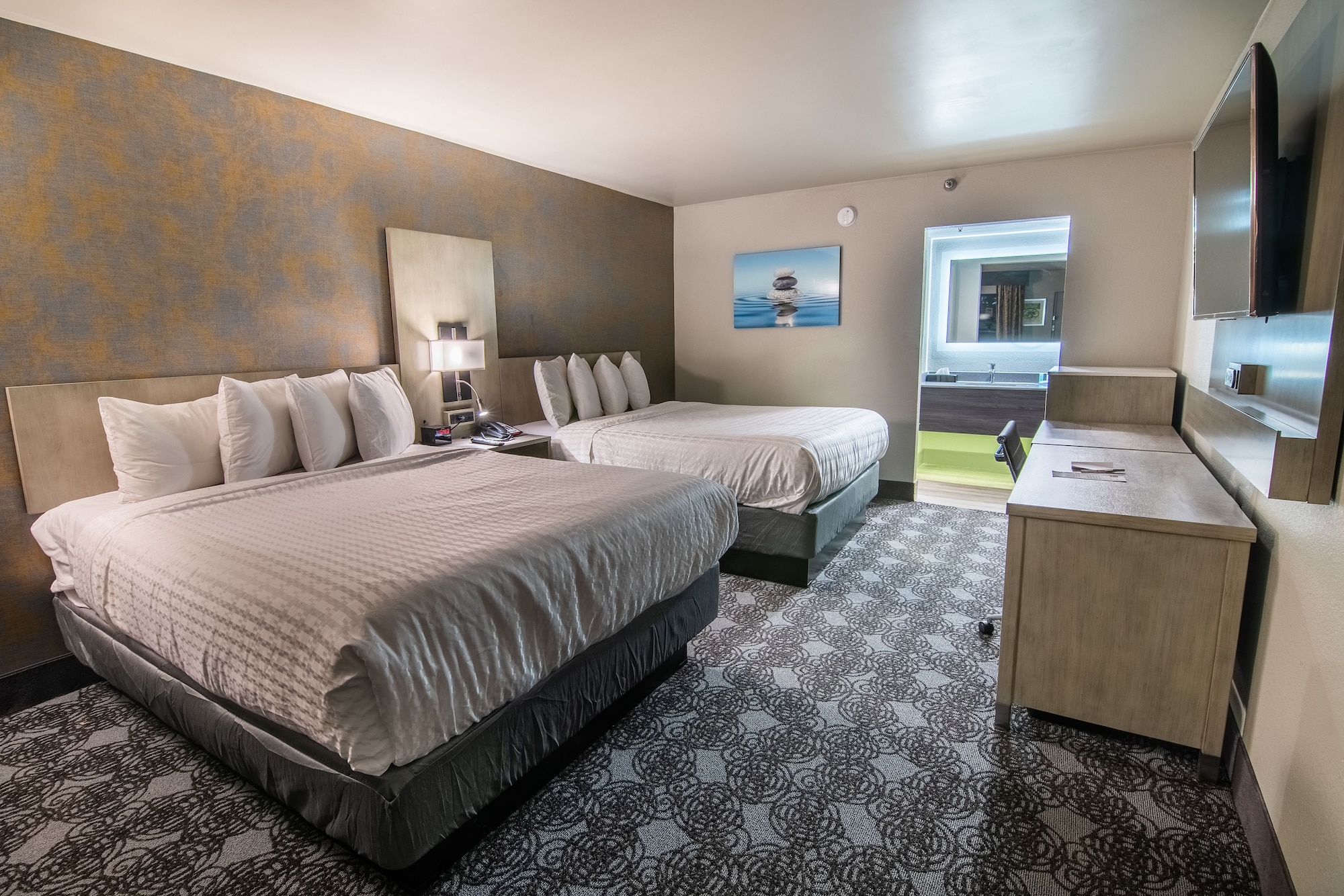 Room, 2 Queen Beds, Exterior Entrance