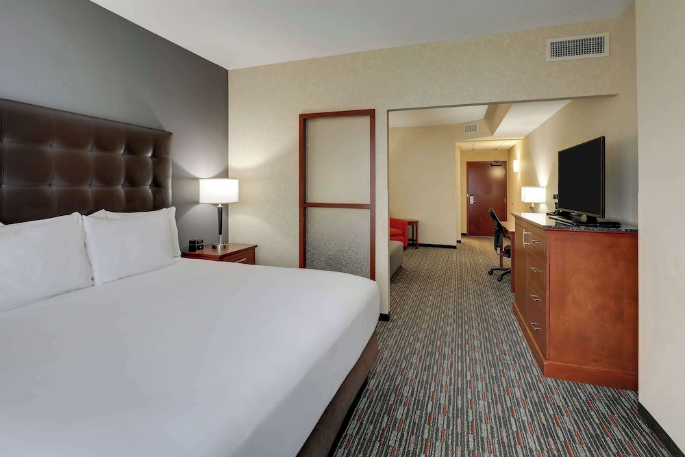 Drury Inn Suites Charlotte Arrowood 9/50