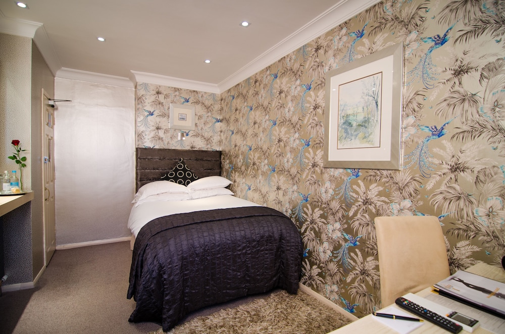 The Beaufort Knightsbridge 17/41