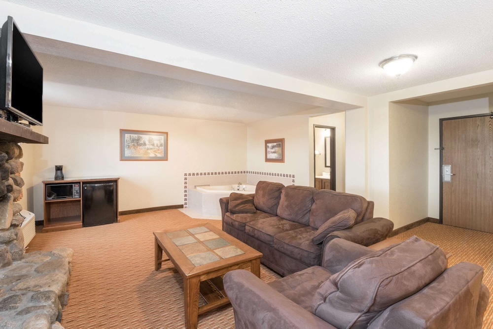 Super 8 By Wyndham Bemidji Mn 22/28