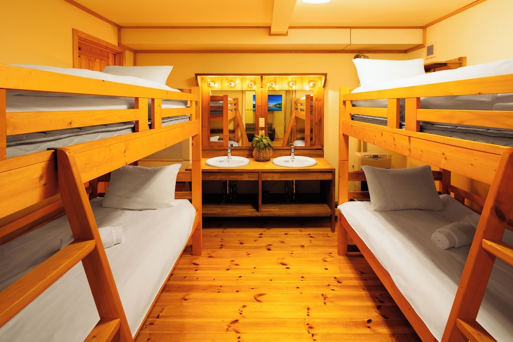 Phoenix Chalets 37/50