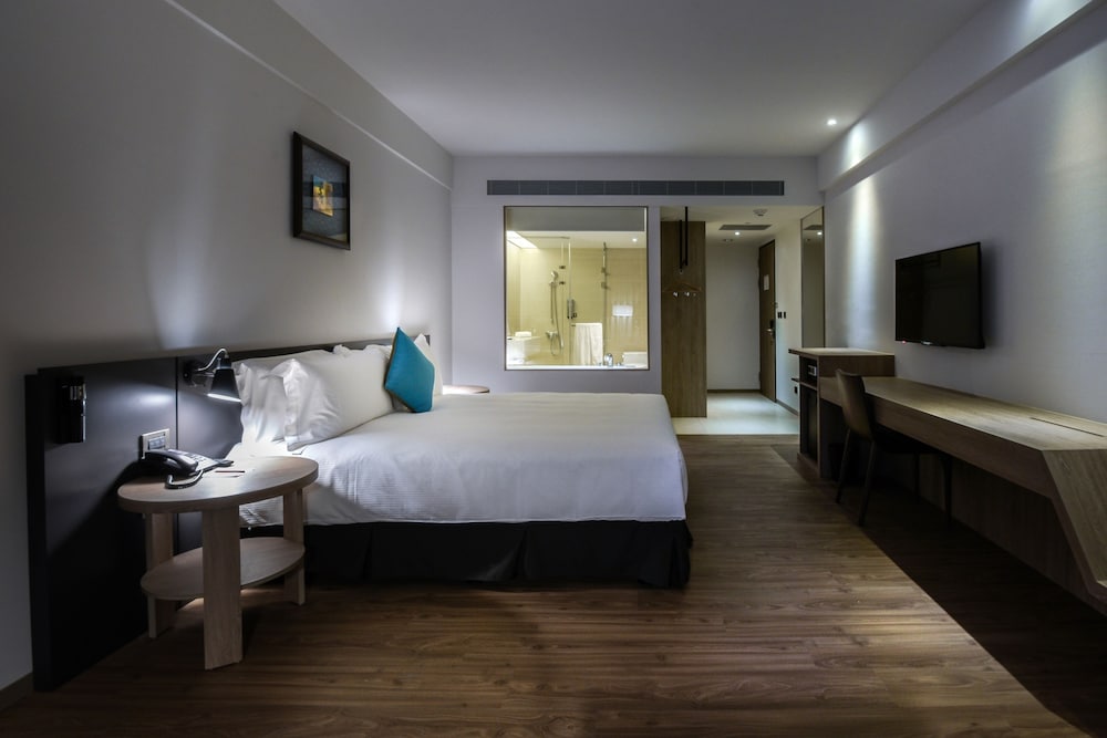 EXECUTIVE, DOUBLE BED