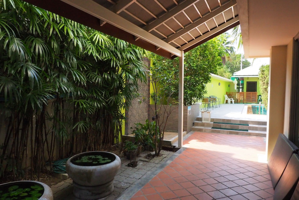 Sakorn Residence And Hotel 23/27