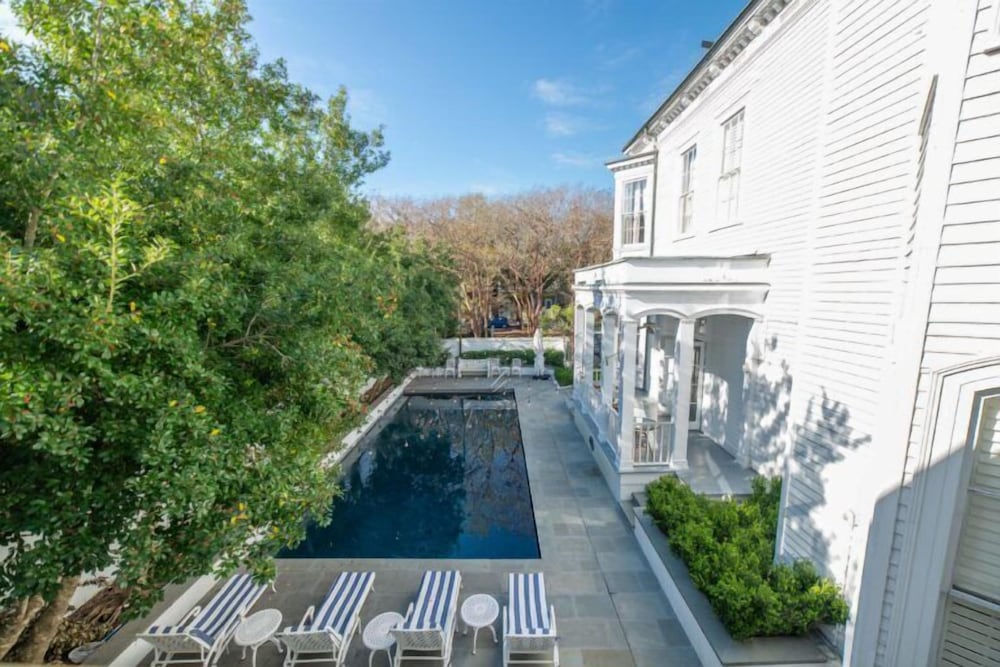 Melrose Mansion 31/68