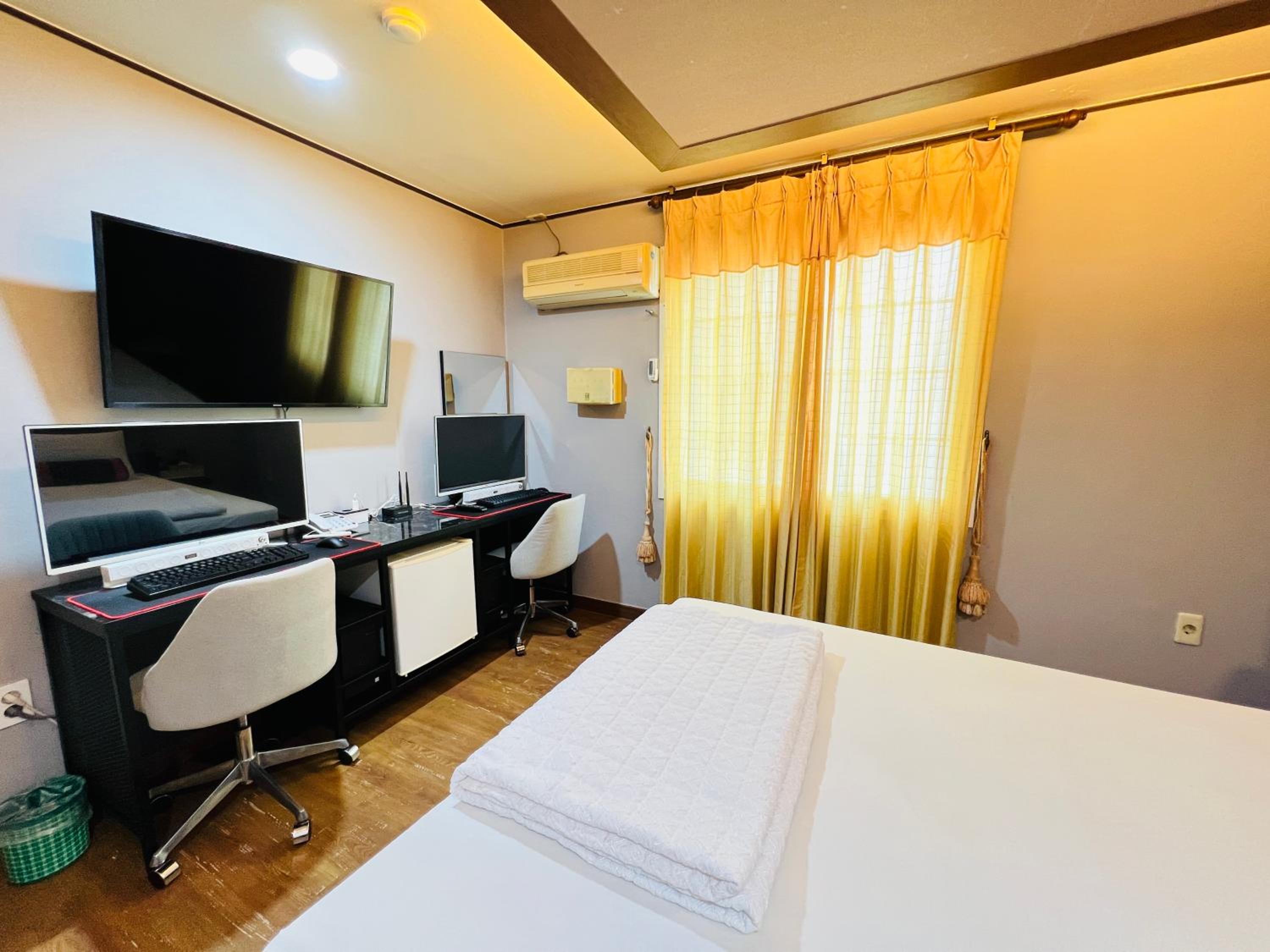 Sweet Hotel 37/47