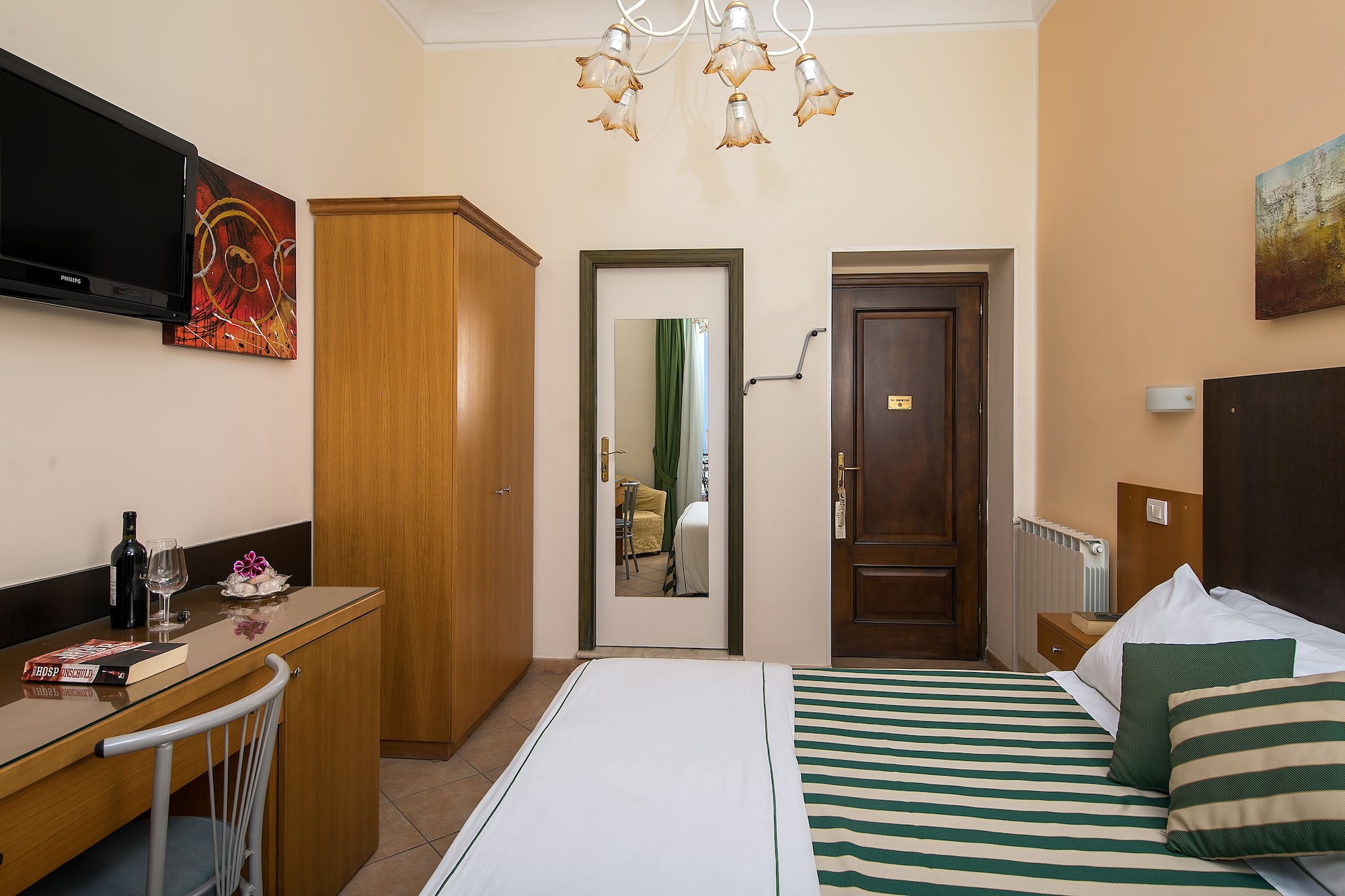 غرفة سوبيريور بسرير كوين بإطلالة على البحر بشرفة، Hotel La Pensione Svizzera 3/10