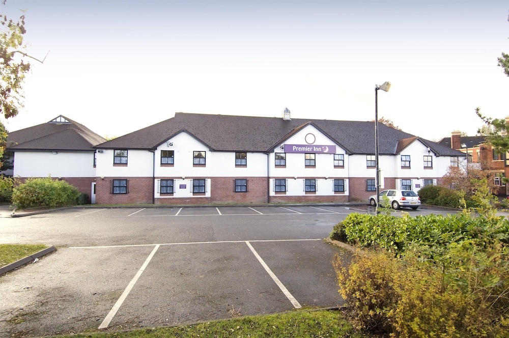Premier Inn Manchester Airport Heald Green in MANCHESTER