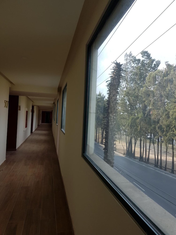 Hotel Hollywood 2/38