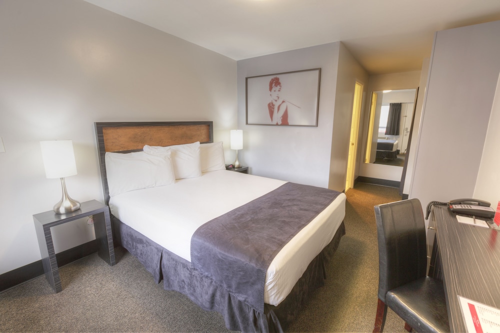Hotel Ruby 12/27