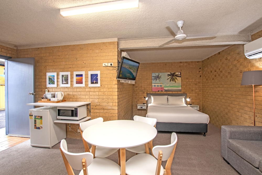 COAST INN MOTEL 43/59