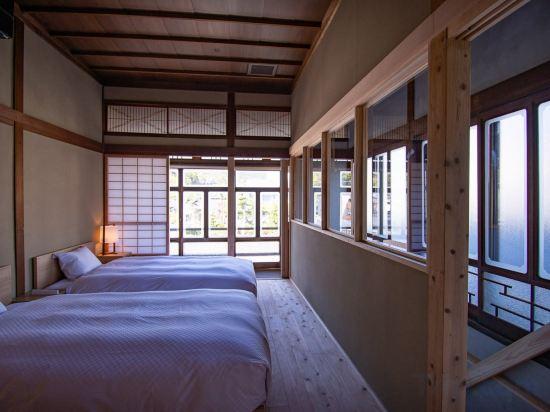 Semi Room, 2 Semi Double Beds