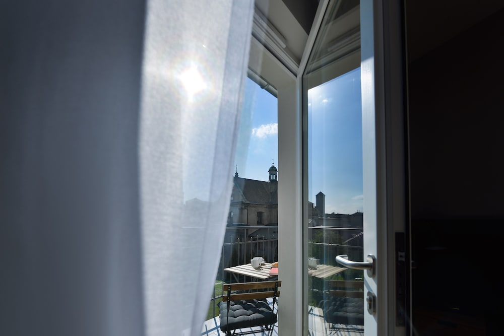 Stradonia Serviced Apartments 4/76