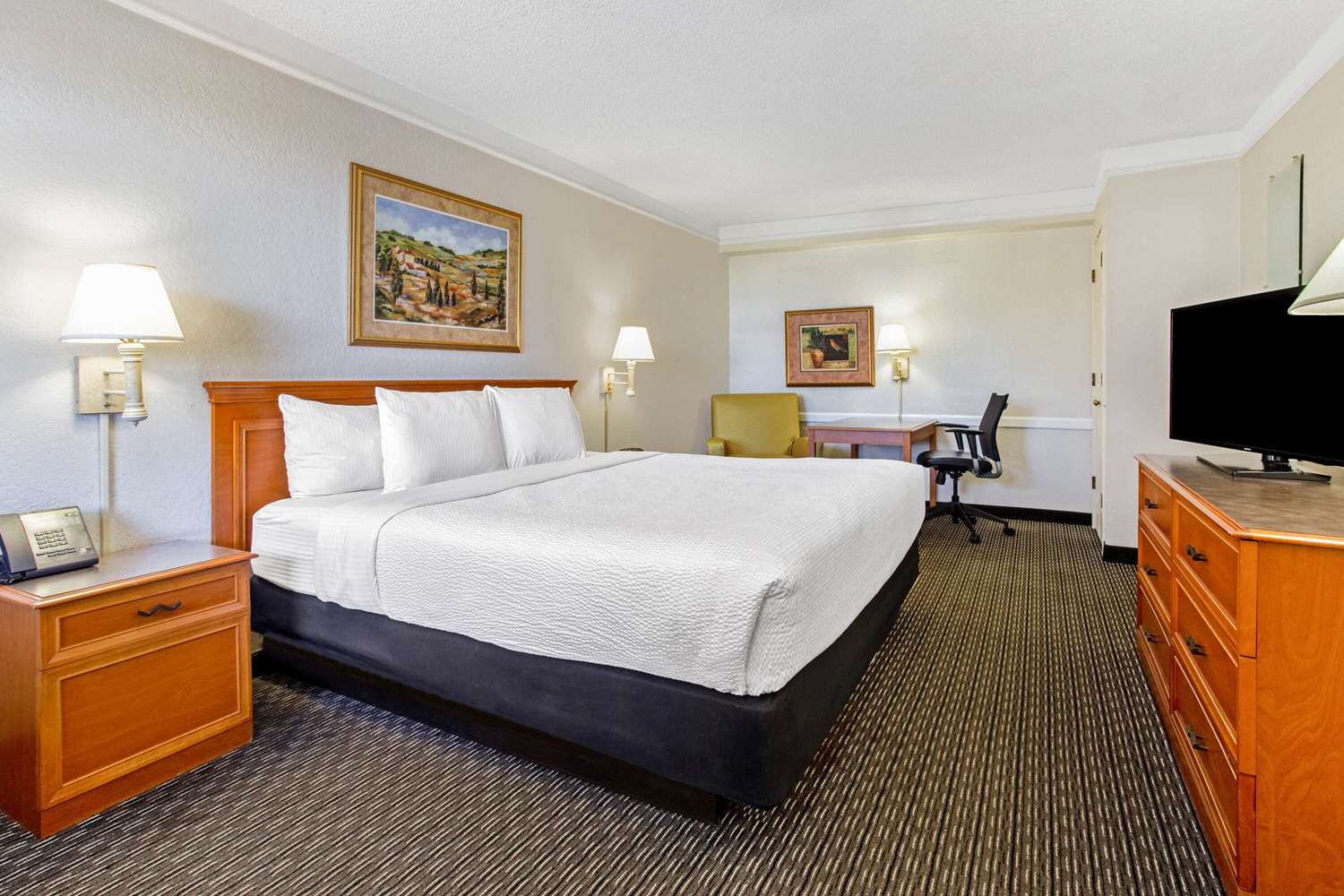 La Quinta Inn by Wyndham Tampa Bay Pinellas Park Clearwater 16/56