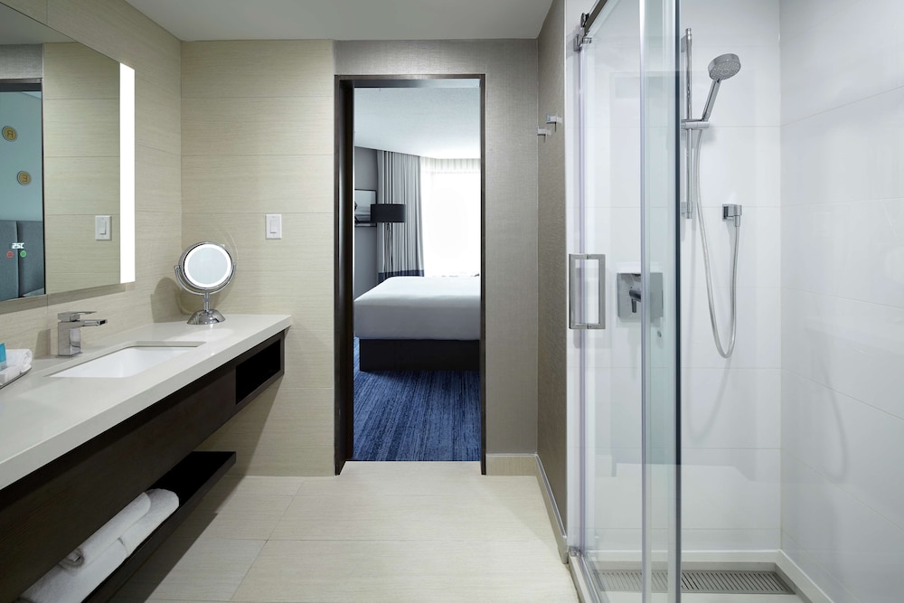 DoubleTree by Hilton Montreal 13/77