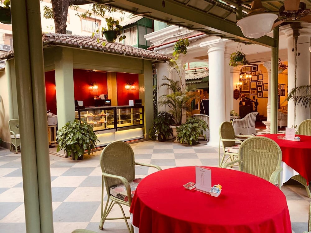 The Elgin Fairlawn Kolkata 3/60