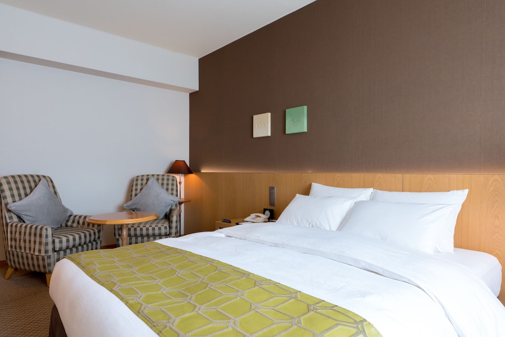 DELUXE, DOUBLE BED