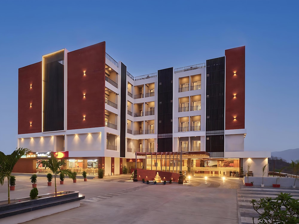 D Square Statue of Unity Kevadia, a member of Radisson Individuals 40/50