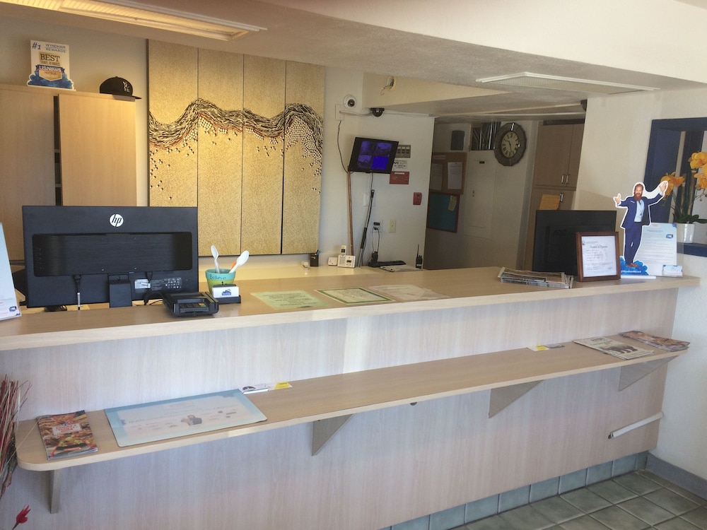 Travelodge By Wyndham Raton 8/37