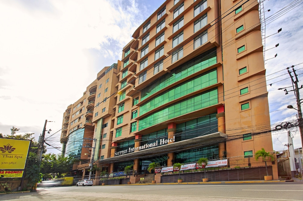 萨罗萨国际大酒店(Sarrosa International Hotel and Residential Suites) 图片1