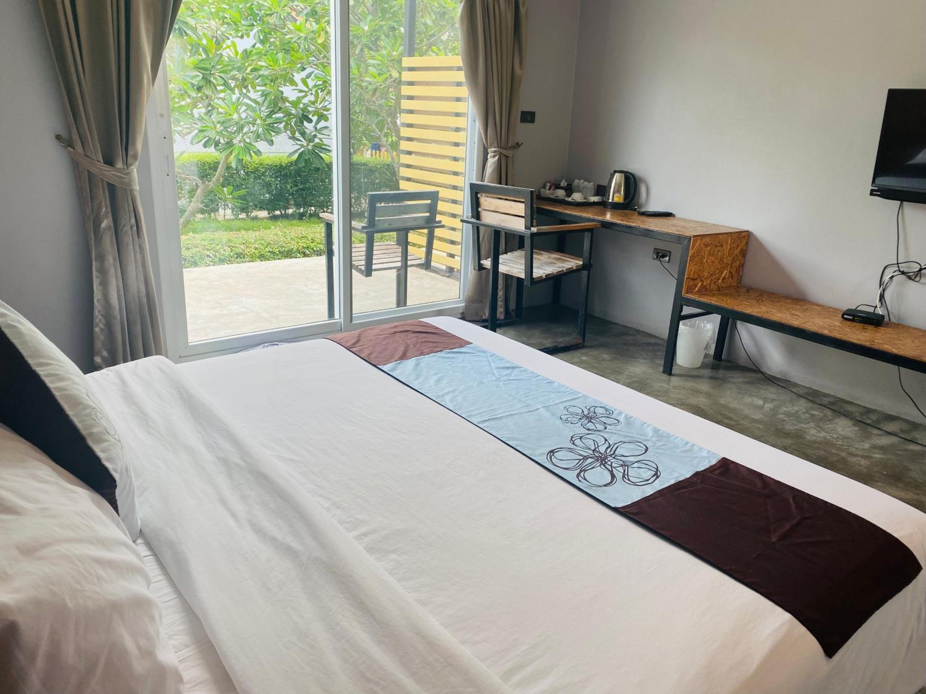 The Hip Resort @ Phi Phi 7/58