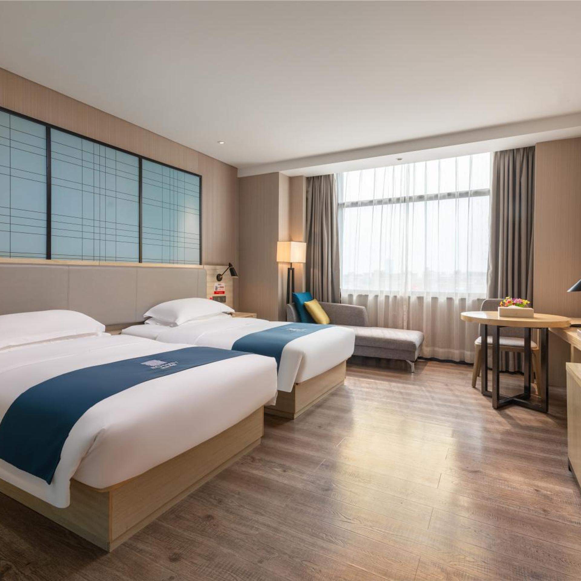 Echarm Hotel( Guangzhou Jiahe Wanggang Metro Station) 7/23