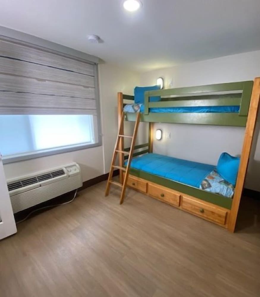 swimming pool spa