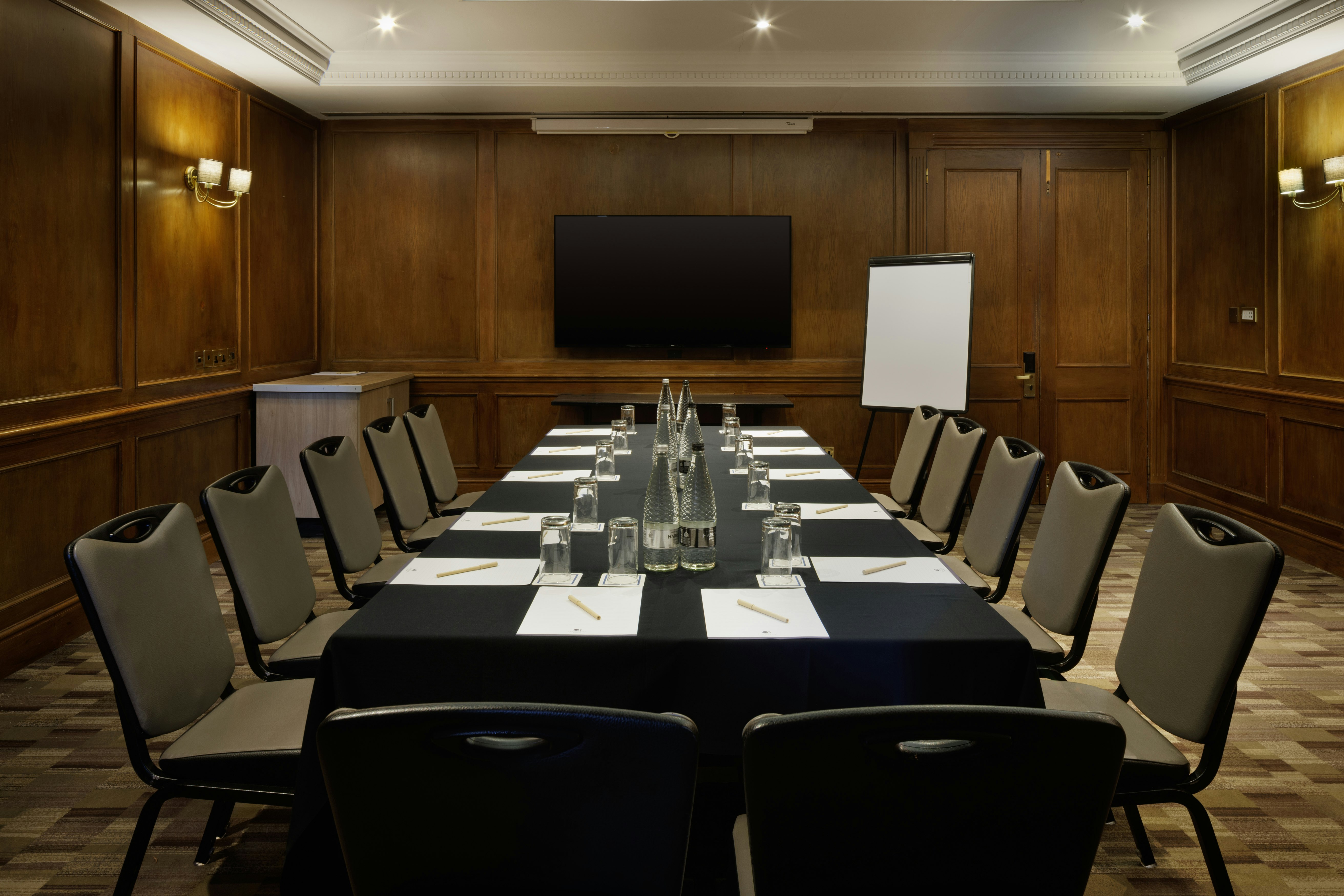 DOUBLETREE BY HILTON SOUTHAMPTON 70/93