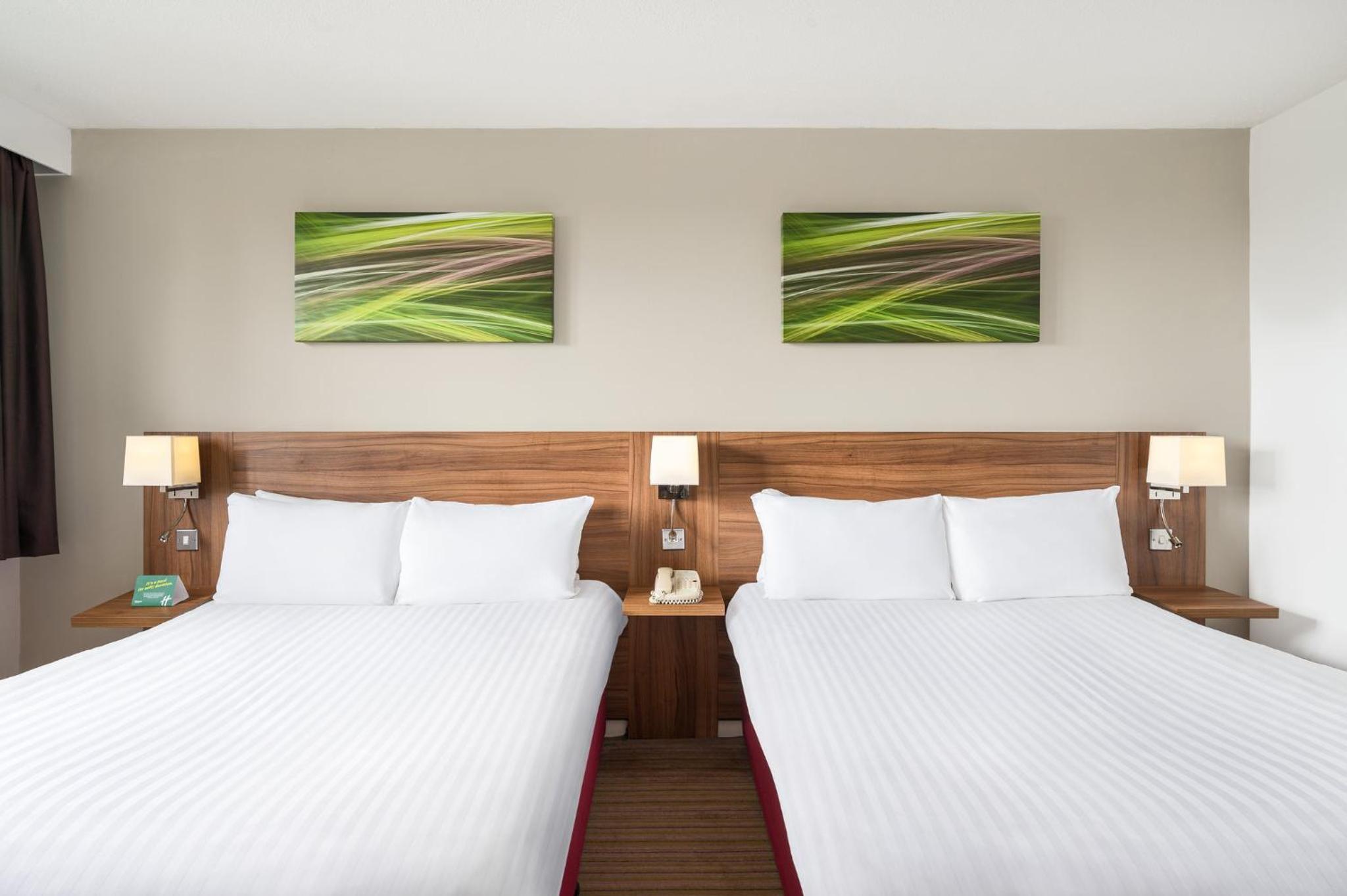 2 Double Beds, Wharf View