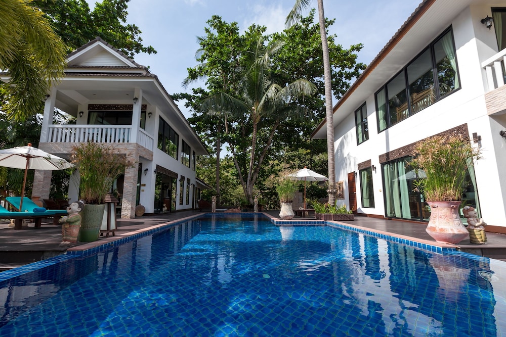 Racha Island Resort (ex Rayaburi Resort) 2/50