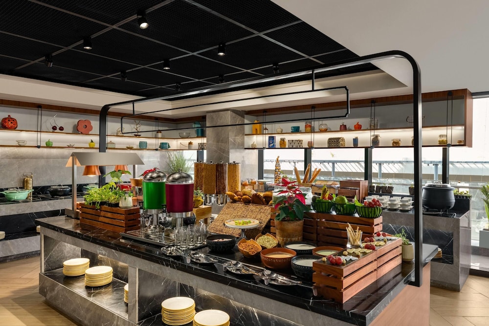 Ramada Encore by Wyndham Gurugram Dwarka Expressway 43/60