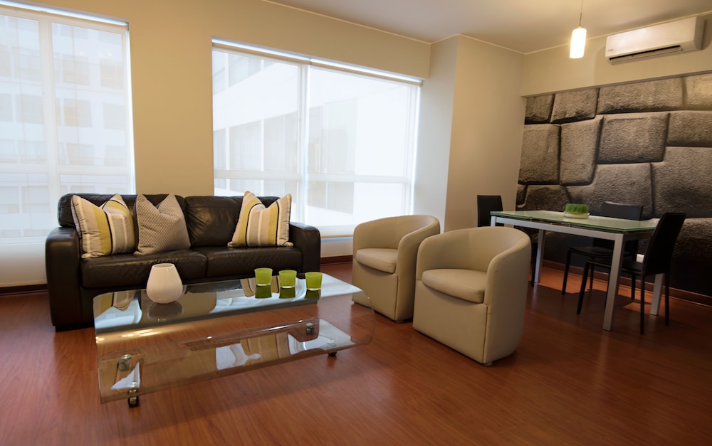 Mariel Hotel 36/53