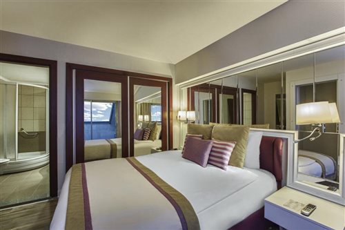 Room, Double Bed, Land View