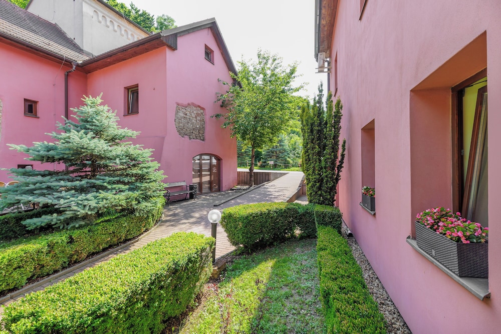 Stary Pivovar Hotel 57/65