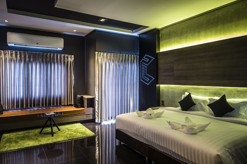 Cresco Hotel Buriram 16/100