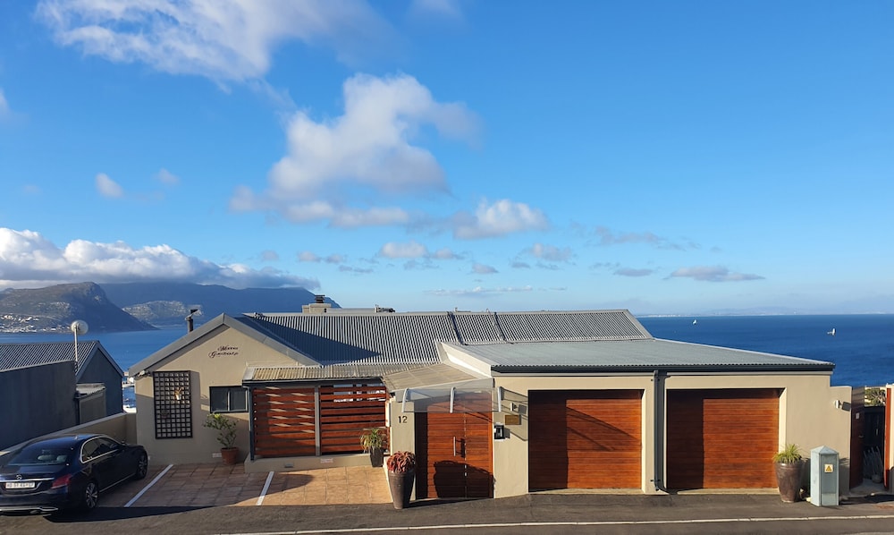 Mariner Guesthouse 3/74