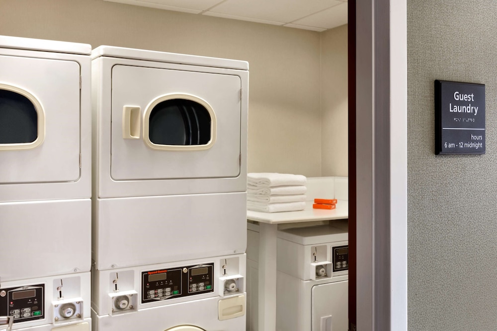 Hampton Inn & Suites By Hilton Manchester - Bedford 19/50