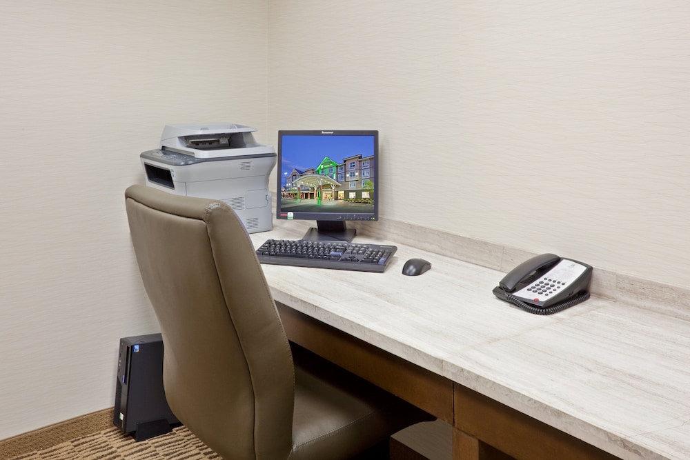 Holiday Inn Hotel Suites Surrey East Cloverdale 26/75