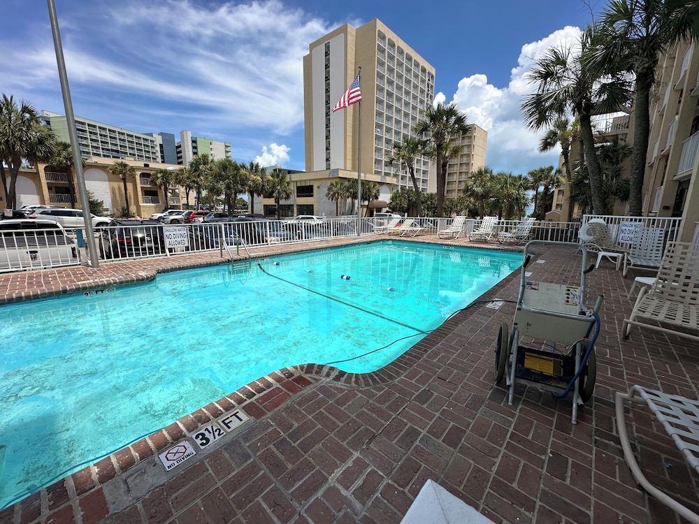 Capital O Sunset Waves Hotel Myrtle Beach Oceanfront 40/63
