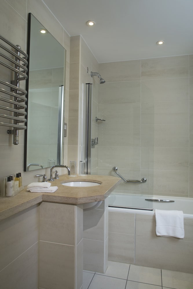L Horizon Beach Hotel And Spa 12/63