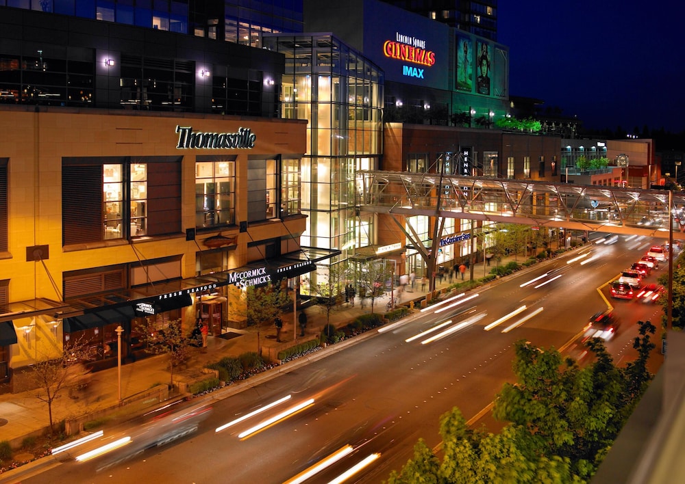Hyatt Regency Bellevue 8/72