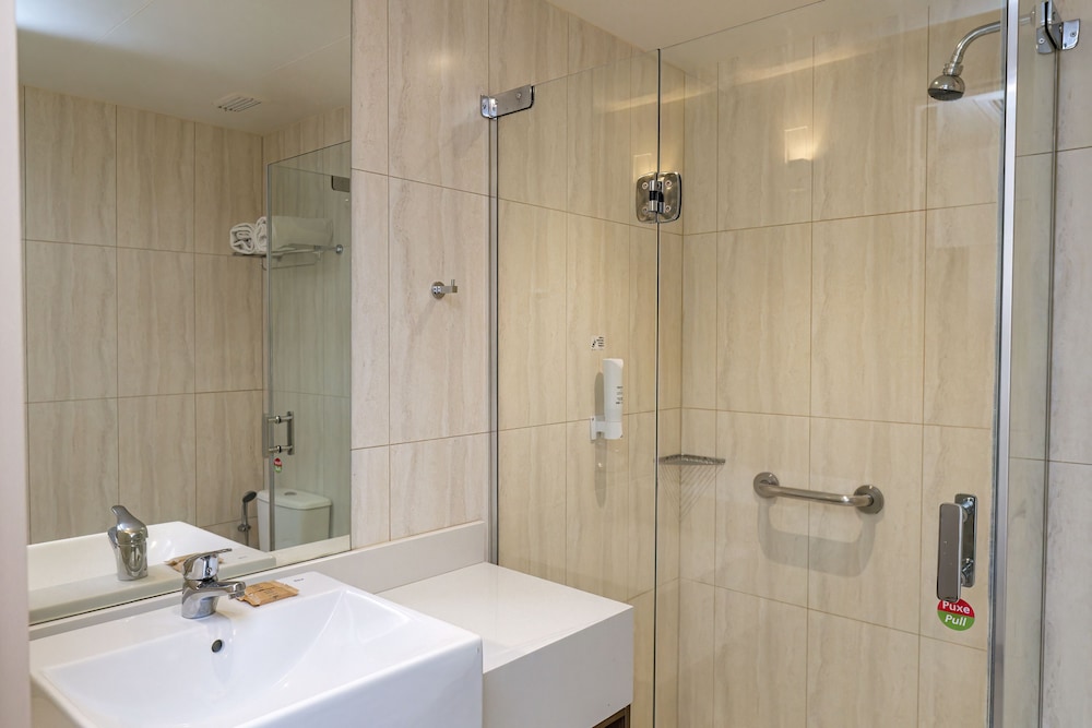 Ibis Styles Curitiba Airport Hotel 44/48