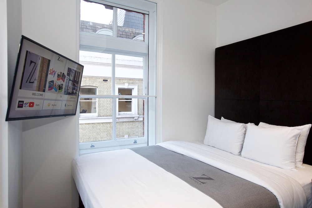 ROOM, QUEEN BED