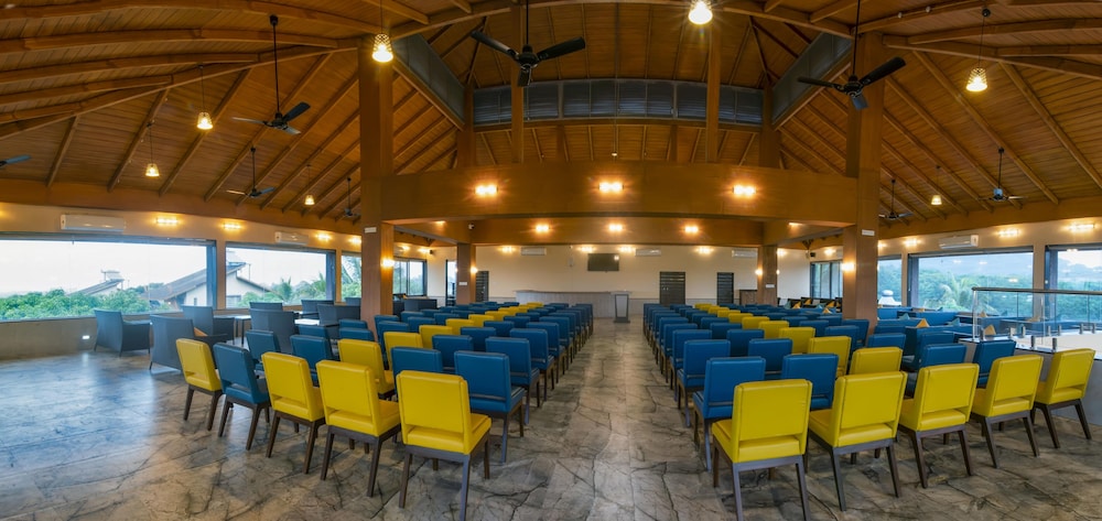 Freesia Resort by Express Inn 38/45