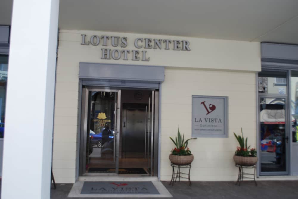 Lotus Center Apartments 2/50