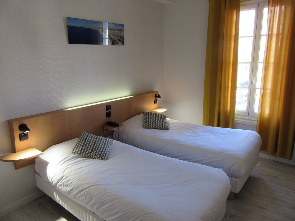 غرفة بسريرين منفصلين، Sorti P Tit Dej Hotel Saintes 2/6