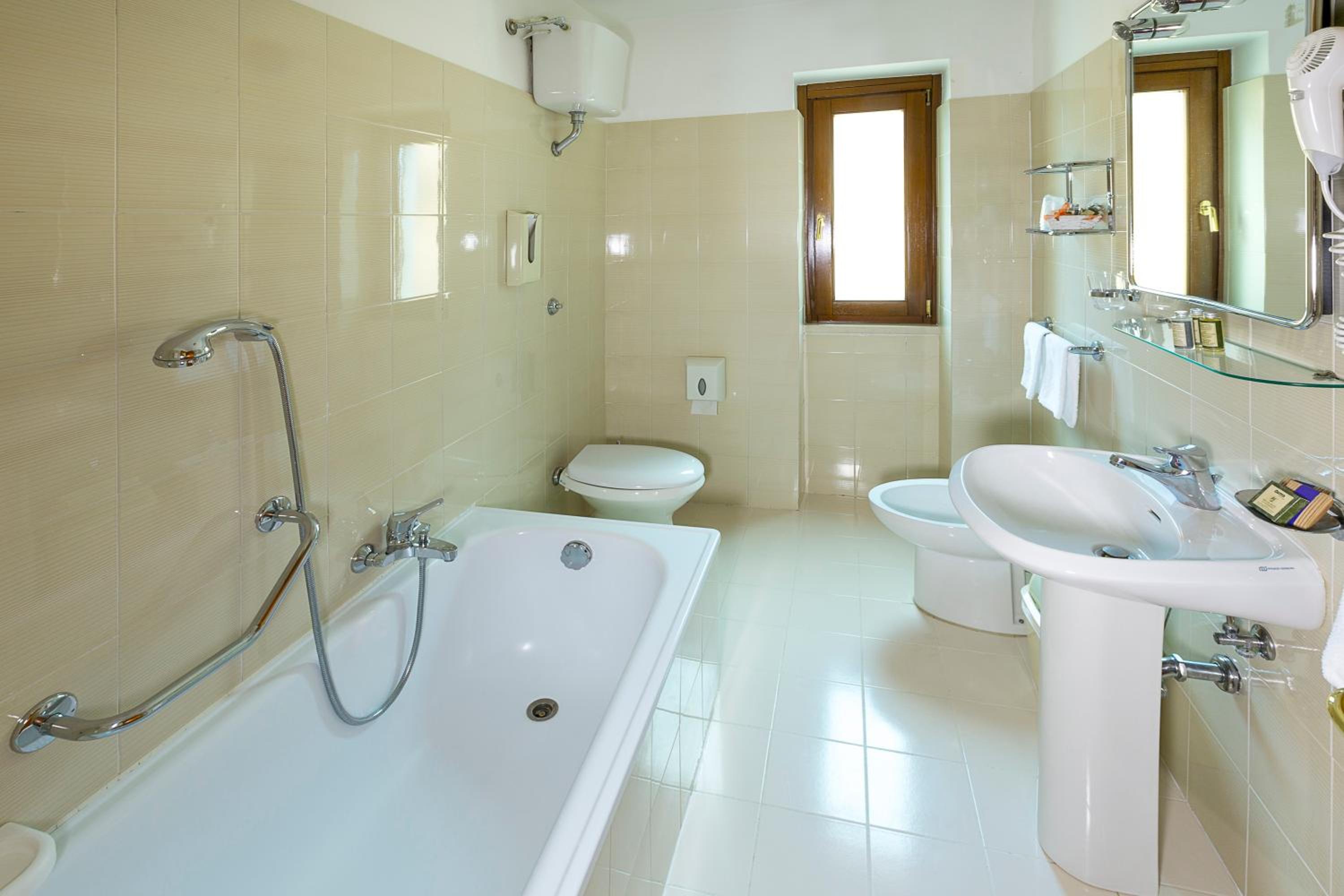 Hotel Trieste 48/50