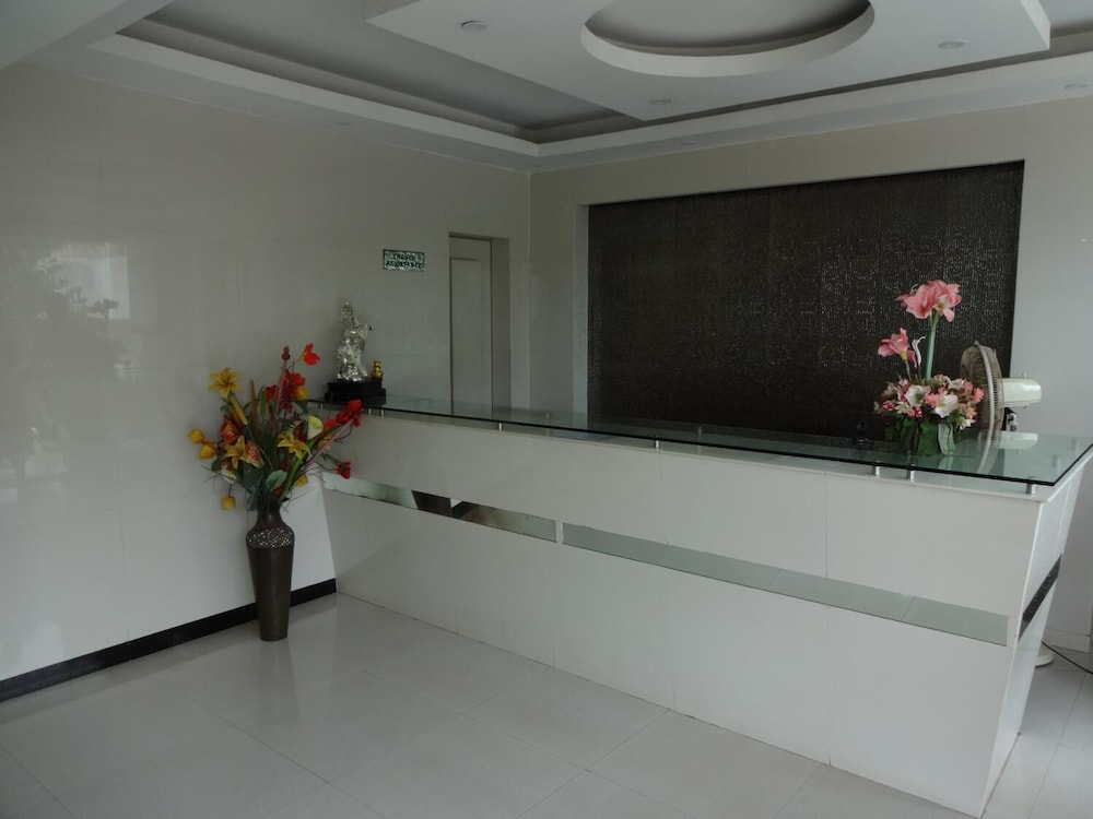 Lotus Bay View Hotel 5/25